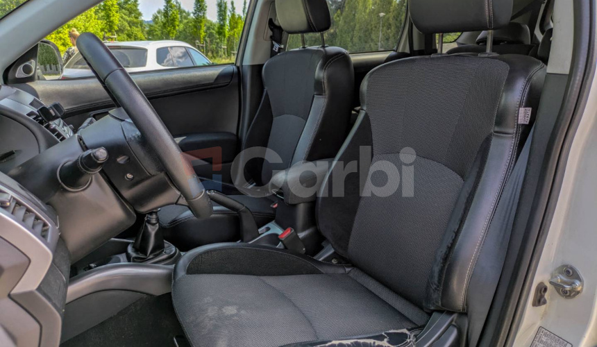 Mitsubishi Outlander 2.2 DI-D (177k) Intense+