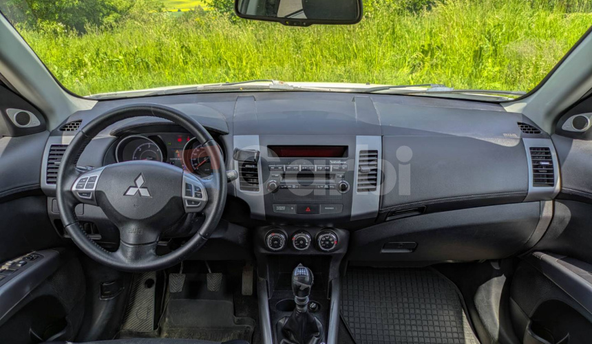 Mitsubishi Outlander 2.2 DI-D (177k) Intense+