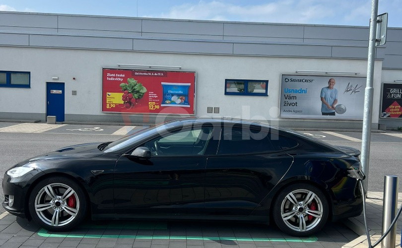 Tesla Model S P85d performance Free supercharging