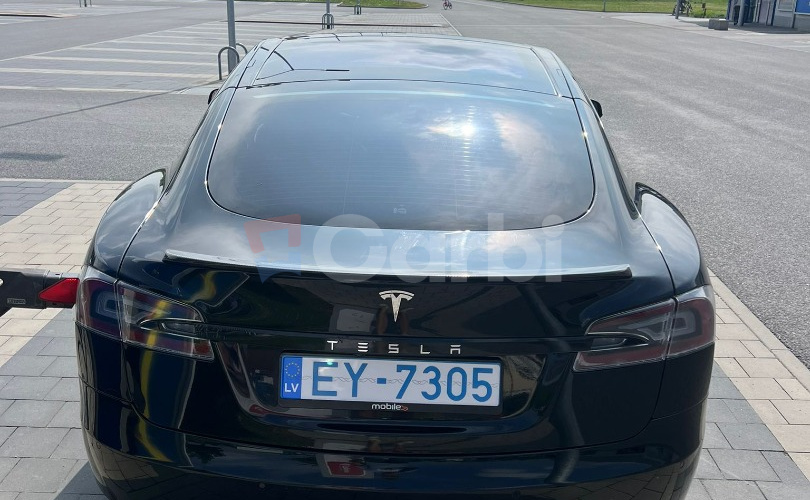 Tesla Model S P85d performance Free supercharging