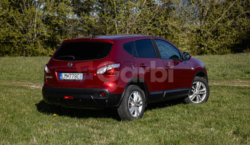 Nissan Qashqai 1.6i Acenta 4x2 (EU5)
