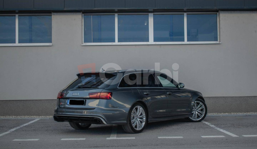 Audi RS6 Avant 4.0 V8 TFSI Performance Quattro