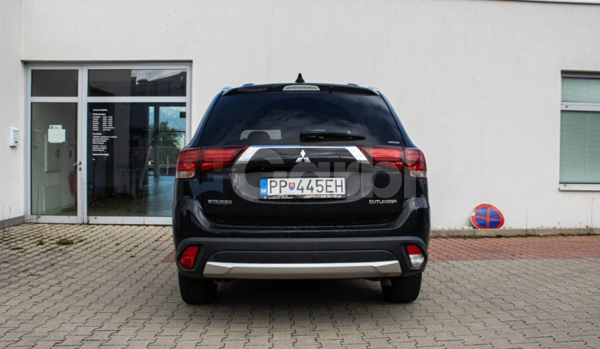 Mitsubishi Outlander 2.2 DI-D Intense+ A/T