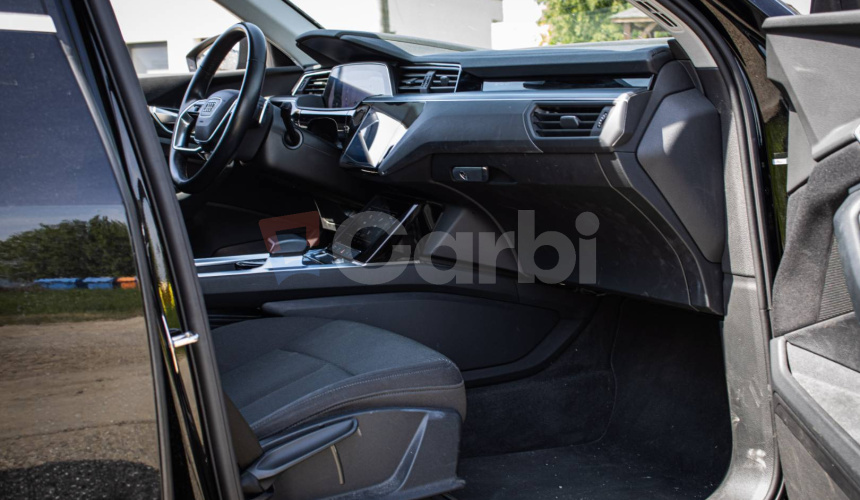 Audi E-tron 55 quattro, webasto, vzduchový podvozok, ťažné, DPH, SOH 87%