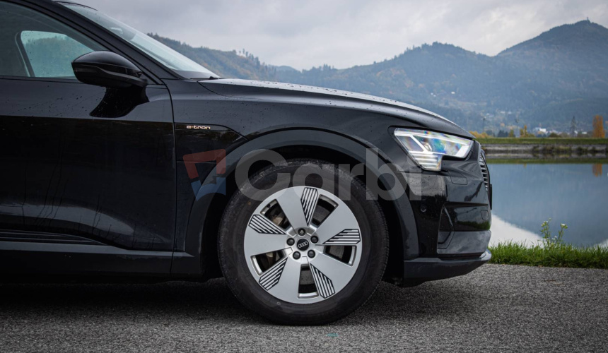 Audi E-tron 55 quattro, webasto, vzduchový podvozok, ťažné, DPH, SOH 87%
