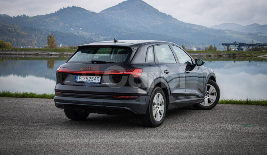 Audi E-tron 55 quattro, webasto, vzduchový podvozok, ťažné, DPH, SOH 87%
