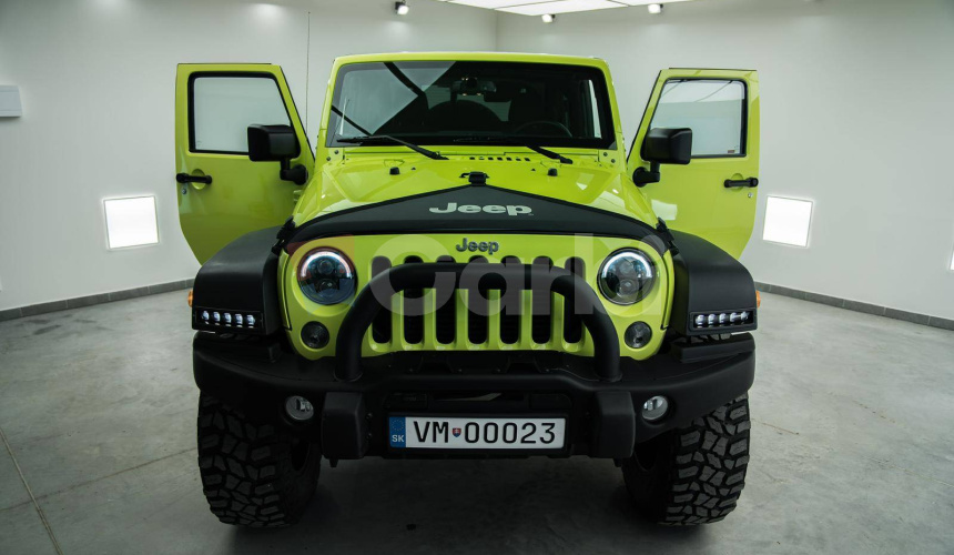 Jeep Wrangler Rubicon Custom 2.8 CRD A/T, Slovenské, TOP STAV, keramika