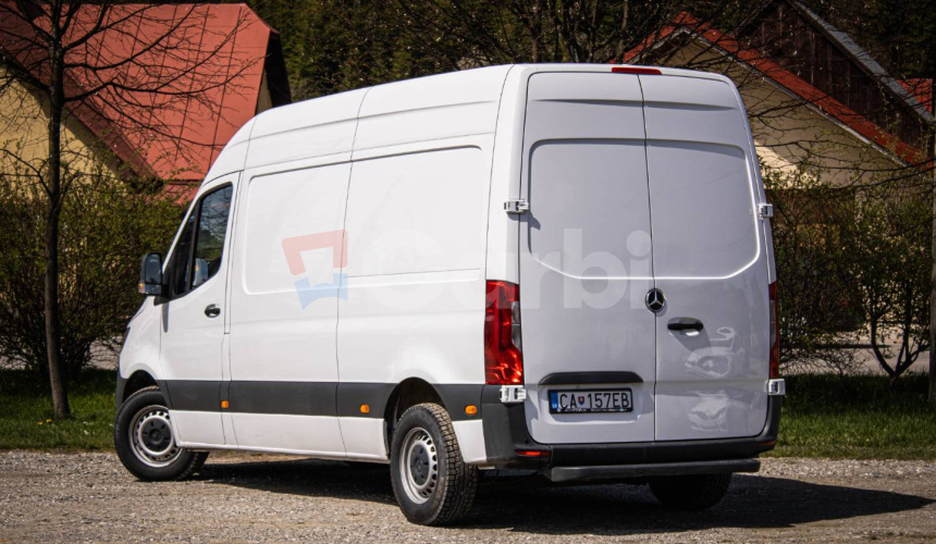 Mercedes-Benz Sprinter 311 L2H2 predný náhon