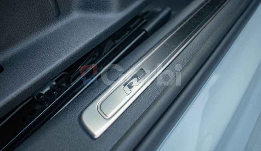 Volkswagen Passat Variant 2.0 TDI BMT Highline DSG, M6, R-Line