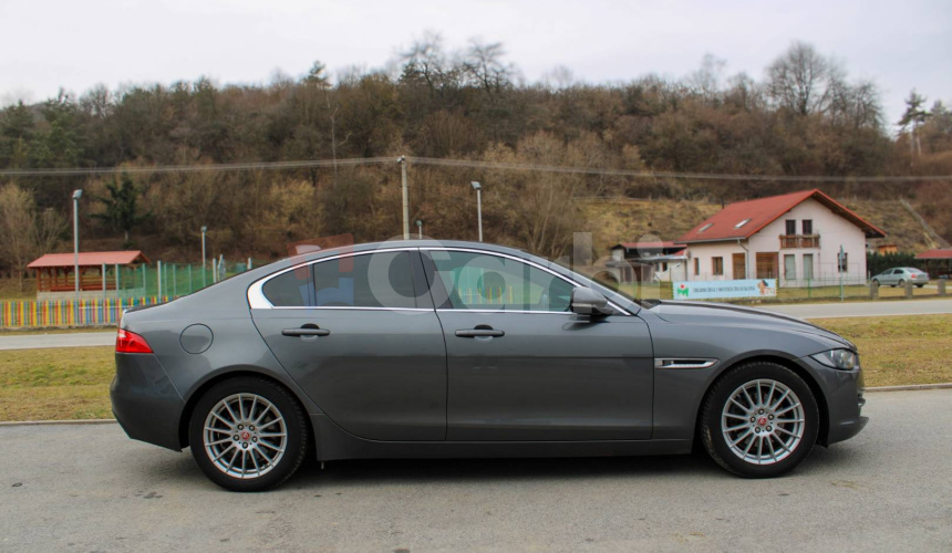 Jaguar XE 2.0 I4D Prestige AT