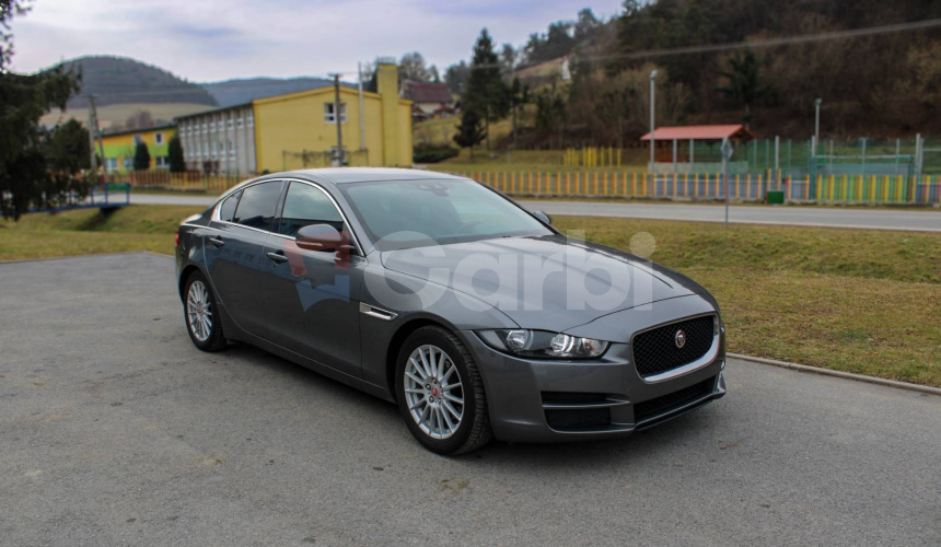 Jaguar XE 2.0 I4D Prestige AT