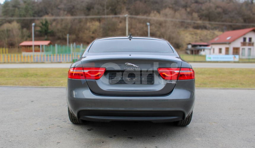 Jaguar XE 2.0 I4D Prestige AT