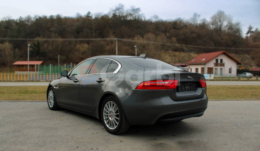 Jaguar XE 2.0 I4D Prestige AT