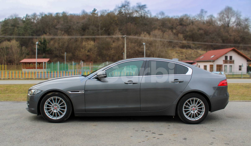 Jaguar XE 2.0 I4D Prestige AT