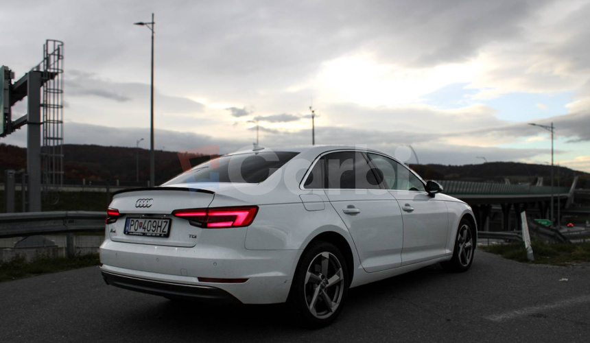 Audi A4 2.0 TDI S tronic Basis