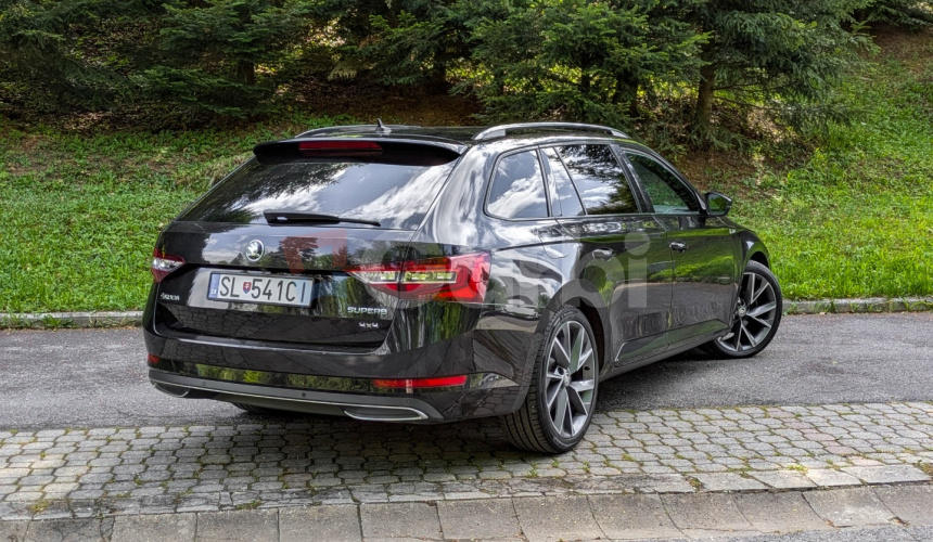 Škoda Superb SportLine Combi 2.0 TDI 140kW A7 4x4, Webasto