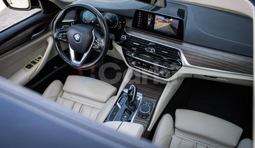 BMW Rad 5 Touring 520d Luxury Line, Pano, Ťažné, ambient, nové brzdy, olej v ZF