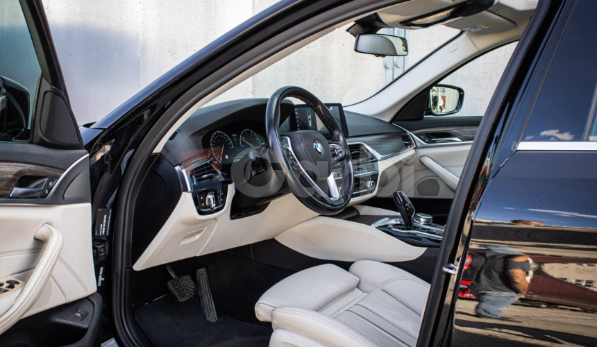 BMW Rad 5 Touring 520d Luxury Line, Pano, Ťažné, ambient, nové brzdy, olej v ZF