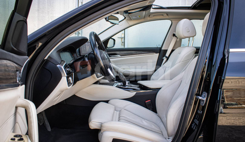 BMW Rad 5 Touring 520d Luxury Line, Pano, Ťažné, ambient, nové brzdy, olej v ZF