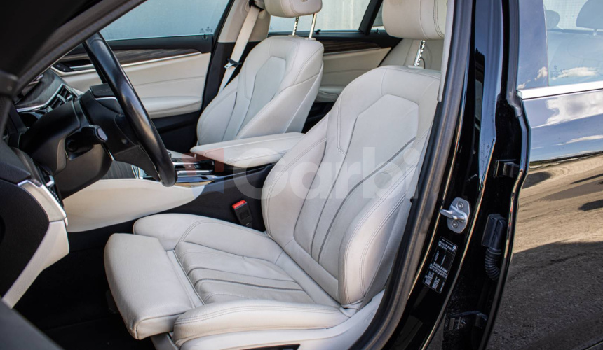 BMW Rad 5 Touring 520d Luxury Line, Pano, Ťažné, ambient, nové brzdy, olej v ZF