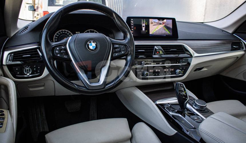 BMW Rad 5 Touring 520d Luxury Line, Pano, Ťažné, ambient, nové brzdy, olej v ZF