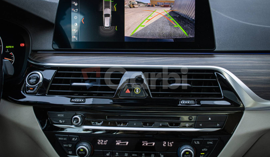 BMW Rad 5 Touring 520d Luxury Line, Pano, Ťažné, ambient, nové brzdy, olej v ZF
