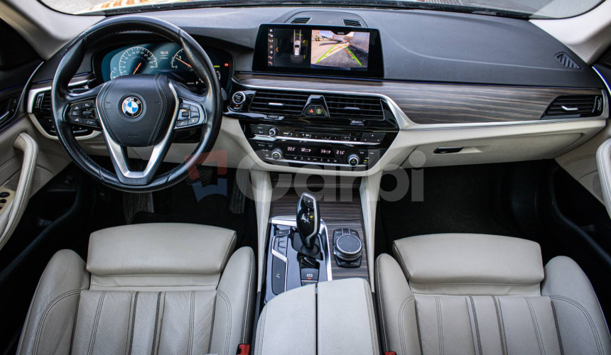 BMW Rad 5 Touring 520d Luxury Line, Pano, Ťažné, ambient, nové brzdy, olej v ZF