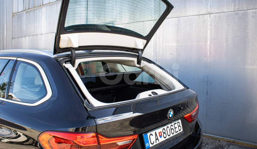 BMW Rad 5 Touring 520d Luxury Line, Pano, Ťažné, ambient, nové brzdy, olej v ZF