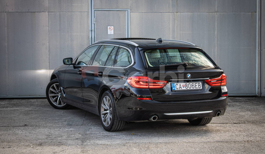 BMW Rad 5 Touring 520d Luxury Line, Pano, Ťažné, ambient, nové brzdy, olej v ZF