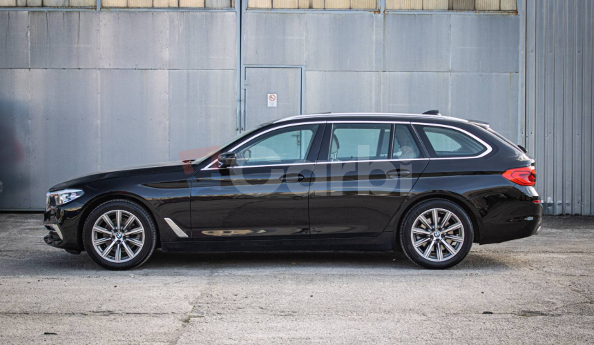 BMW Rad 5 Touring 520d Luxury Line, Pano, Ťažné, ambient, nové brzdy, olej v ZF