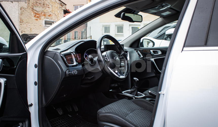 Kia Ceed SW 1.5 TGDi Silver, 1. Majiteľ, Navi, Kamera, connect, sezónne prezutie