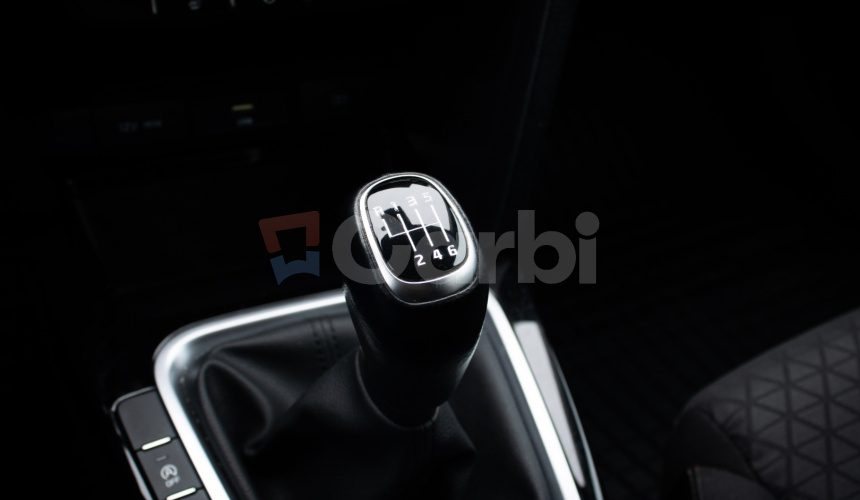 Kia Ceed SW 1.5 TGDi Silver, 1. Majiteľ, Navi, Kamera, connect, sezónne prezutie