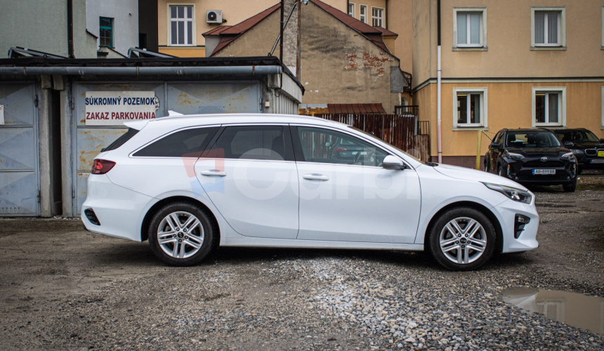Kia Ceed SW 1.5 TGDi Silver, 1. Majiteľ, Navi, Kamera, connect, sezónne prezutie
