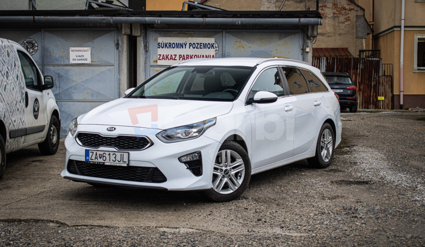 Kia Ceed SW 1.5 TGDi Silver, 1. Majiteľ, Navi, Kamera, connect, sezónne prezutie