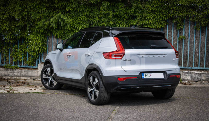 Volvo XC40 P8 Twin motor AWD, El. ťažné, Harman Kardon, Asistenti, DPH