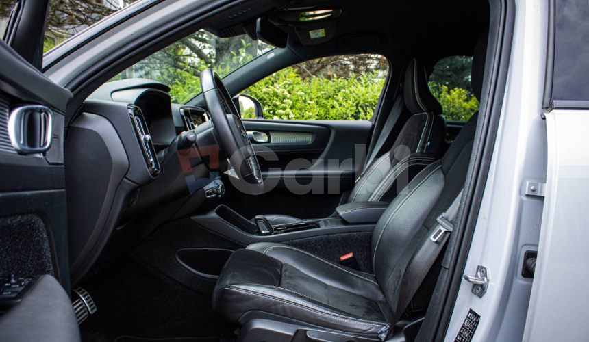 Volvo XC40 P8 Twin motor AWD, El. ťažné, Harman Kardon, Asistenti, DPH