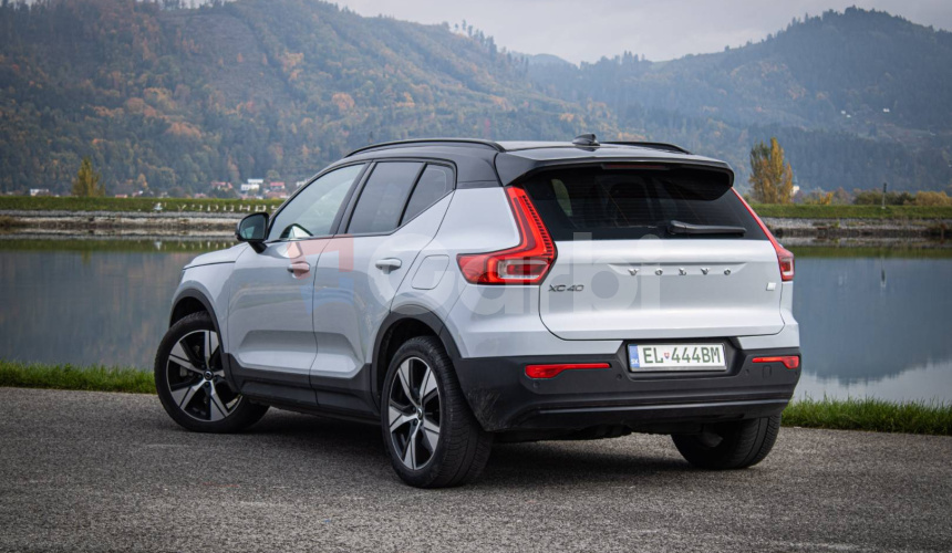 Volvo XC40 P8 Twin motor AWD, El. ťažné, Harman Kardon, Asistenti, 91% SOH, DPH