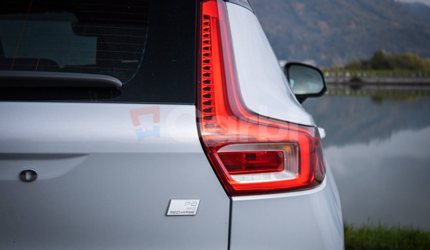 Volvo XC40 P8 Twin motor AWD, El. ťažné, Harman Kardon, Asistenti, 91% SOH, DPH