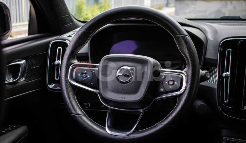 Volvo XC40 P8 Twin motor AWD, El. ťažné, Harman Kardon, Asistenti, 91% SOH, DPH