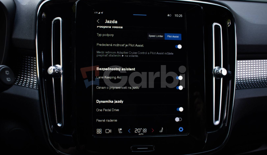 Volvo XC40 P8 Twin motor AWD, El. ťažné, Harman Kardon, Asistenti, 91% SOH, DPH