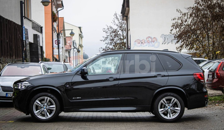 BMW X5 25d xDrive M-Packet, slovenské, 1. majiteľka, po rozsiahlom servise