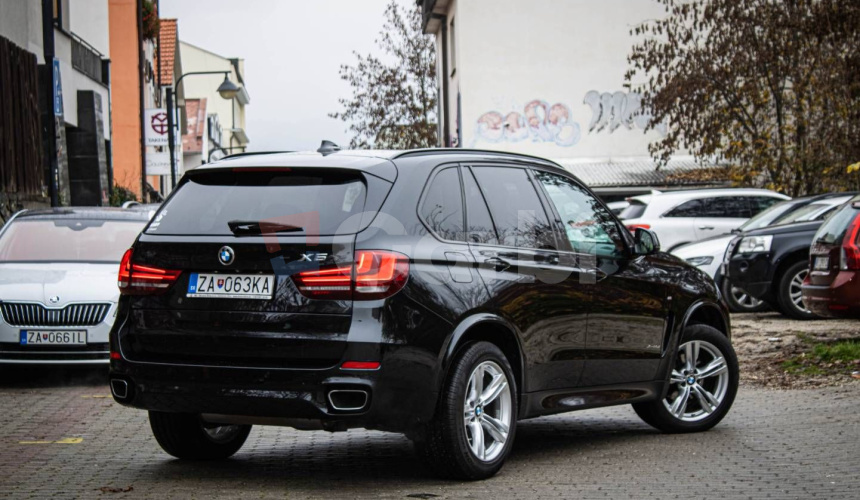 BMW X5 25d xDrive M-Packet, slovenské, 1. majiteľka, po rozsiahlom servise
