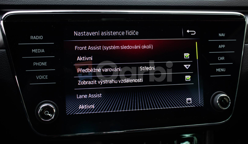 Škoda Superb 2.0 TDI 140kW Sportline, Matrix LED, Canton, DCC, El. ťažné, Supernova