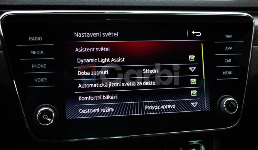 Škoda Superb 2.0 TDI 140kW Sportline, Matrix LED, Canton, DCC, El. ťažné, Supernova