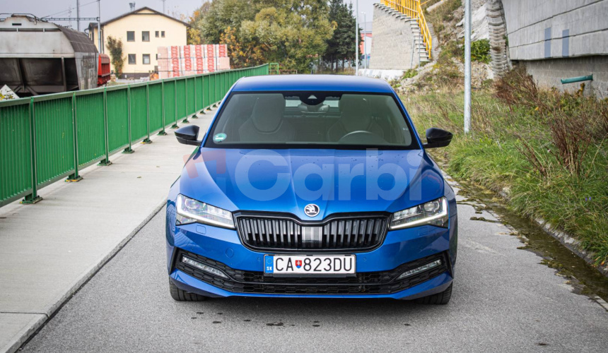 Škoda Superb 2.0 TDI 140kW Sportline, Matrix LED, Canton, DCC, El. ťažné, Supernova