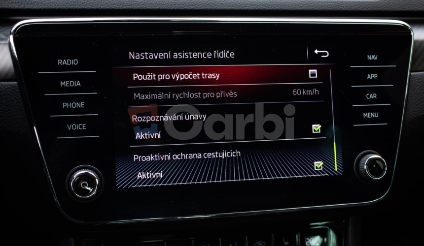 Škoda Superb 2.0 TDI 140kW Sportline, Matrix LED, Canton, DCC, El. ťažné, Supernova