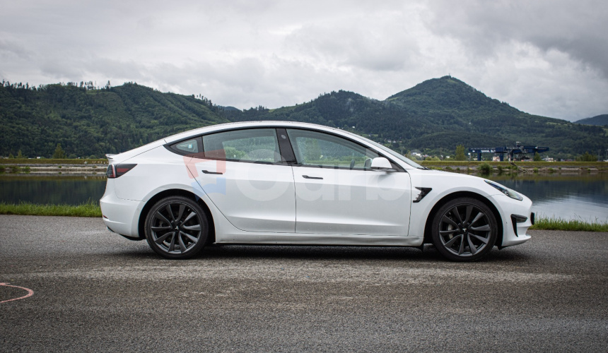 Tesla Model 3 Long Range Refresh EAP 95% SOH, Matrix Led, Dvojité Sklá, tepelné čerpadlo