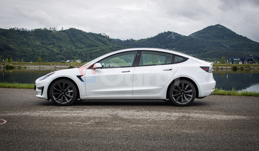 Tesla Model 3 Long Range Refresh EAP 95% SOH, Matrix Led, Dvojité Sklá, tepelné čerpadlo