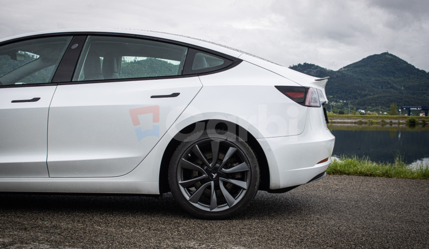 Tesla Model 3 Long Range Refresh EAP 95% SOH, Matrix Led, Dvojité Sklá, tepelné čerpadlo