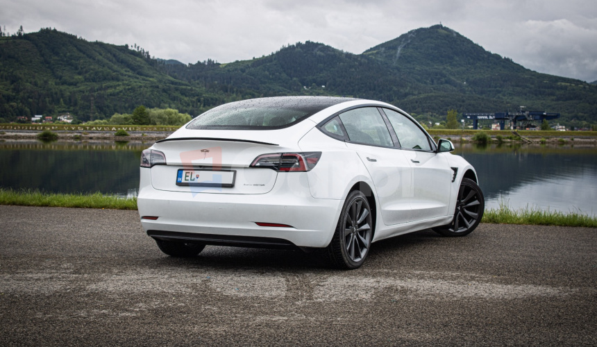 Tesla Model 3 Long Range Refresh EAP 95% SOH, Matrix Led, Dvojité Sklá, tepelné čerpadlo